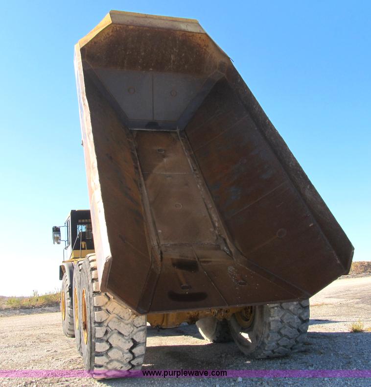 image for item B2063 1997 Caterpillar D400E 6x6 articulating dump truck