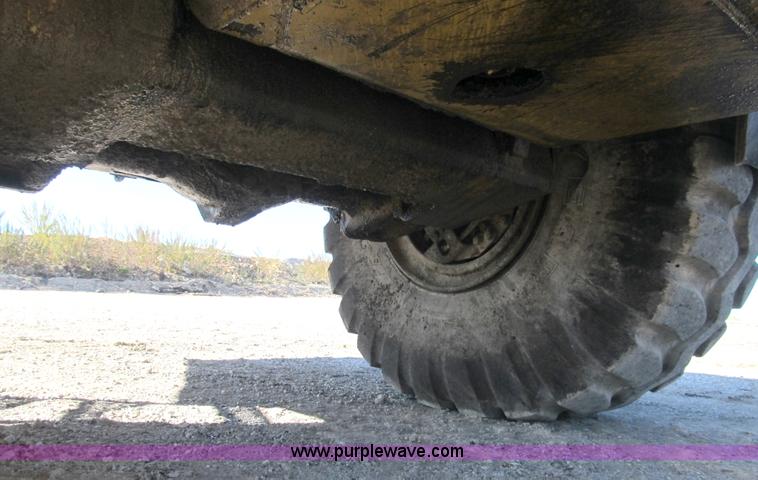 image for item B2063 1997 Caterpillar D400E 6x6 articulating dump truck