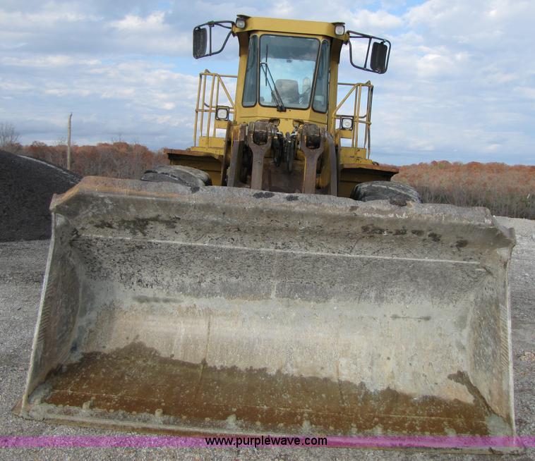 image for item B2065 1992 Caterpillar 980F wheel loader