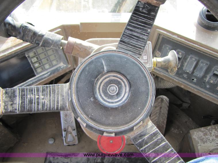 image for item B2065 1992 Caterpillar 980F wheel loader