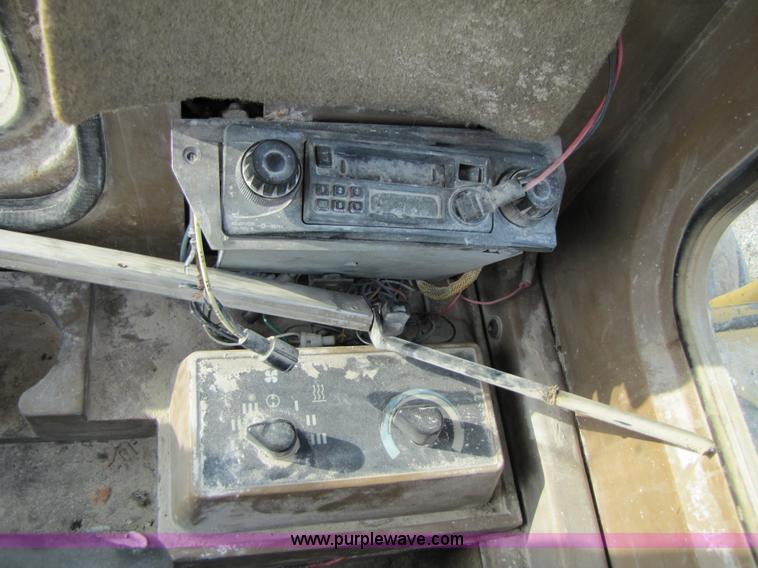 image for item B2065 1992 Caterpillar 980F wheel loader