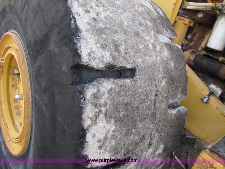 image for item B2065 1992 Caterpillar 980F wheel loader