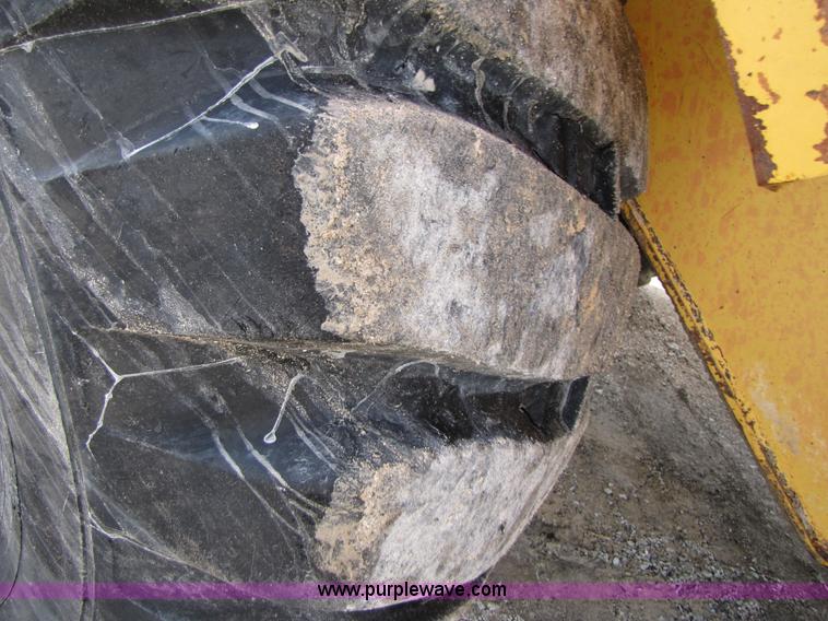 image for item B2065 1992 Caterpillar 980F wheel loader