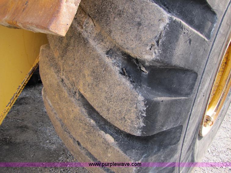 image for item B2065 1992 Caterpillar 980F wheel loader