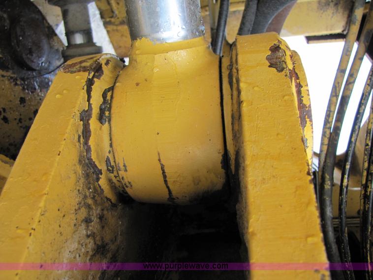 image for item B2065 1992 Caterpillar 980F wheel loader