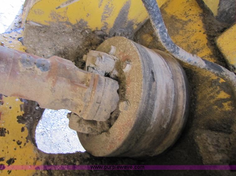 image for item B2065 1992 Caterpillar 980F wheel loader