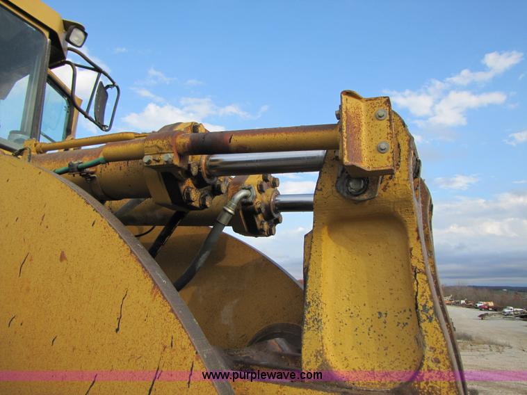 image for item B2065 1992 Caterpillar 980F wheel loader