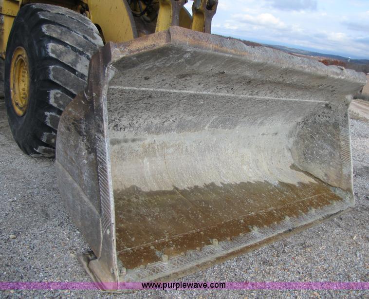 image for item B2065 1992 Caterpillar 980F wheel loader