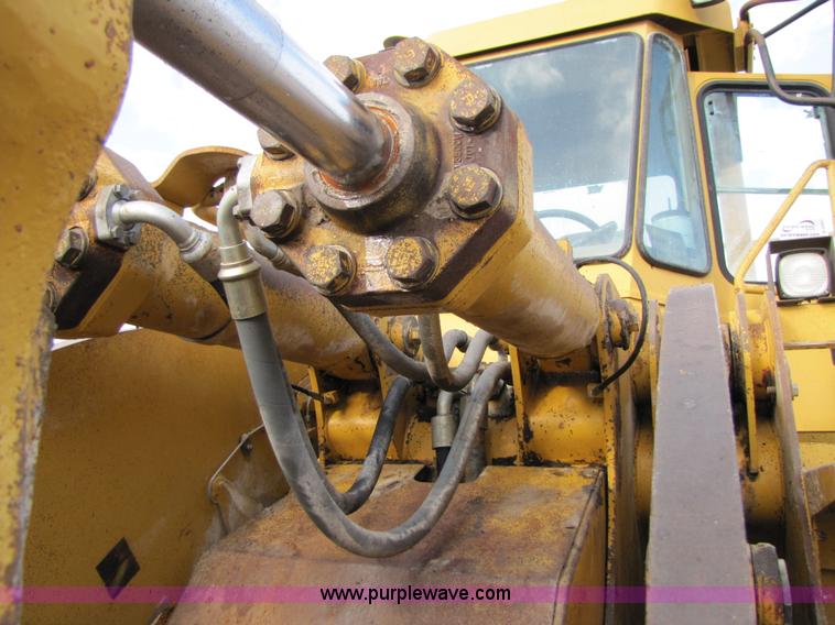 image for item B2065 1992 Caterpillar 980F wheel loader