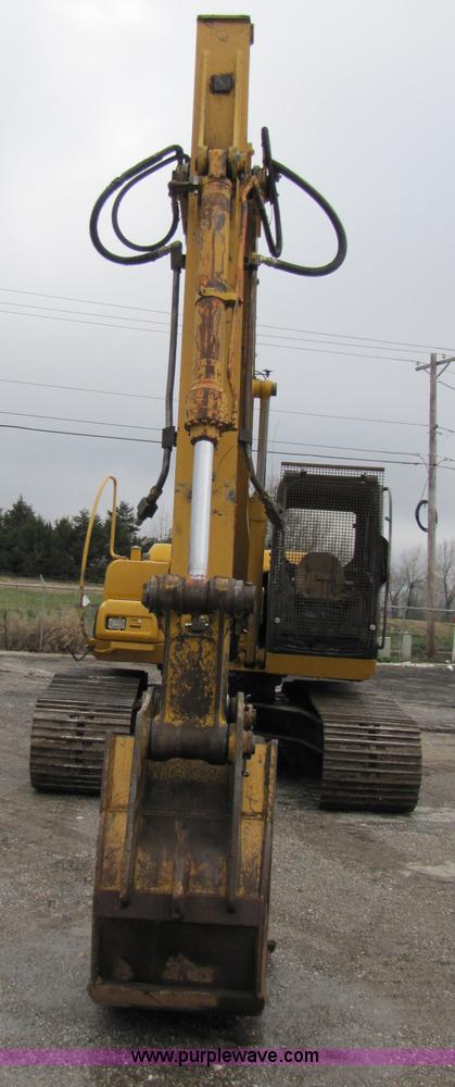 image for item B2066 2002 John Deere 200C LC excavator
