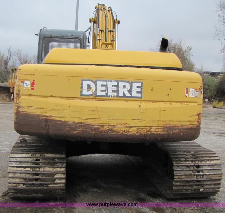 image for item B2066 2002 John Deere 200C LC excavator