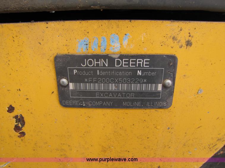 image for item B2066 2002 John Deere 200C LC excavator