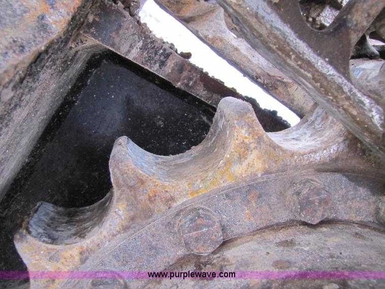 image for item B2066 2002 John Deere 200C LC excavator