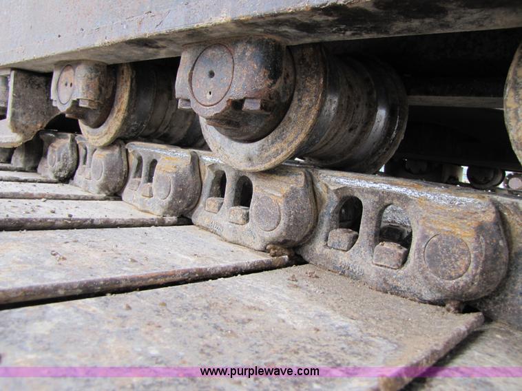 image for item B2066 2002 John Deere 200C LC excavator