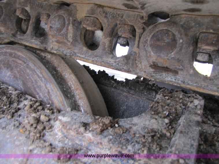 image for item B2066 2002 John Deere 200C LC excavator