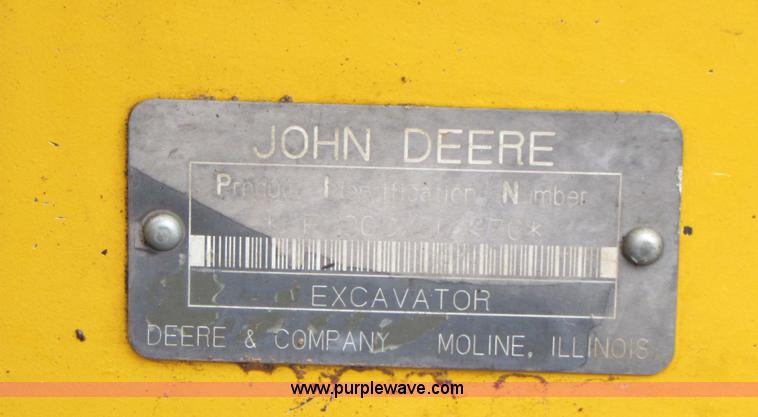image for item B2067 2002 John Deere 200C LC excavator