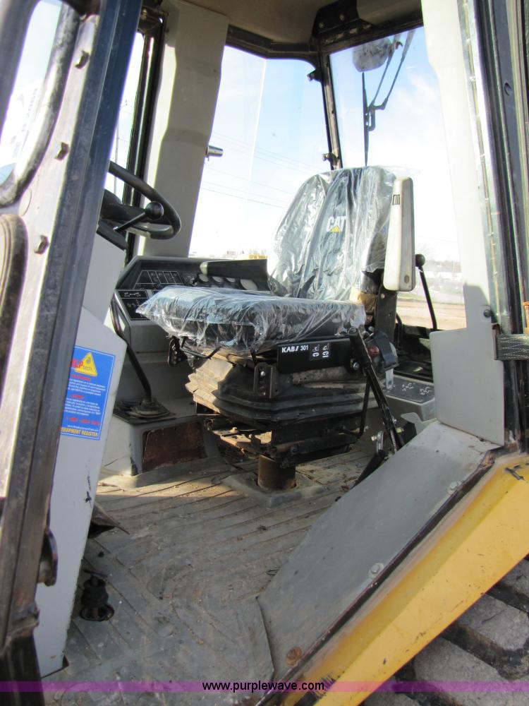 image for item B2069 1995 Caterpillar 426B 4x4 loader backhoe