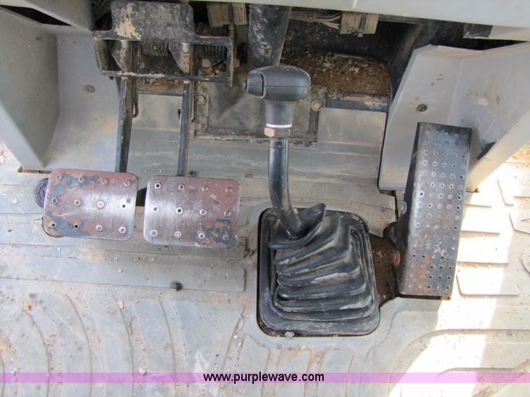 image for item B2069 1995 Caterpillar 426B 4x4 loader backhoe