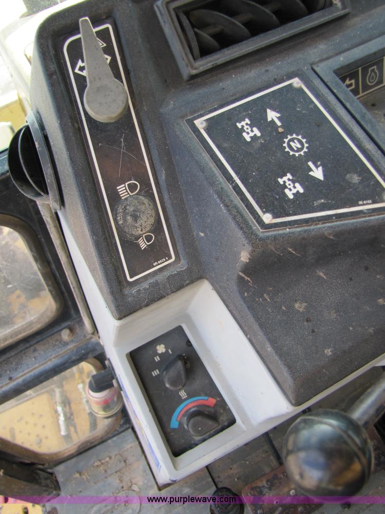 image for item B2069 1995 Caterpillar 426B 4x4 loader backhoe