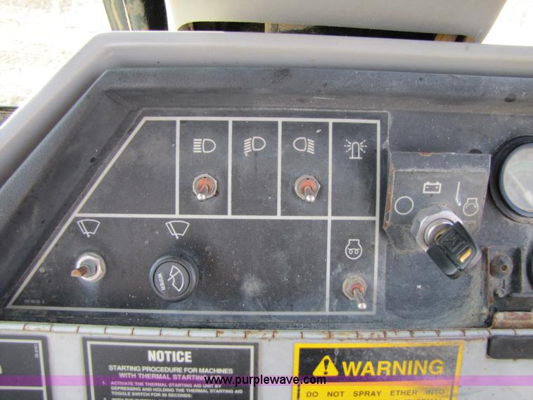 image for item B2069 1995 Caterpillar 426B 4x4 loader backhoe