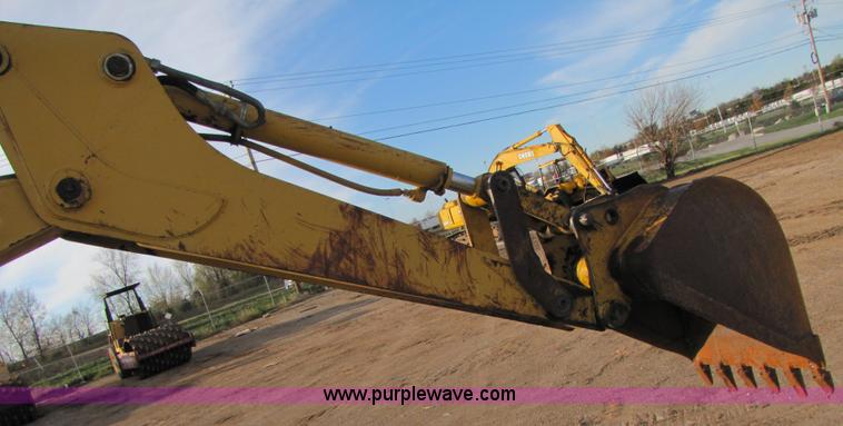 image for item B2069 1995 Caterpillar 426B 4x4 loader backhoe