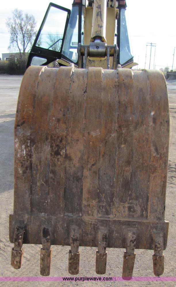 image for item B2069 1995 Caterpillar 426B 4x4 loader backhoe