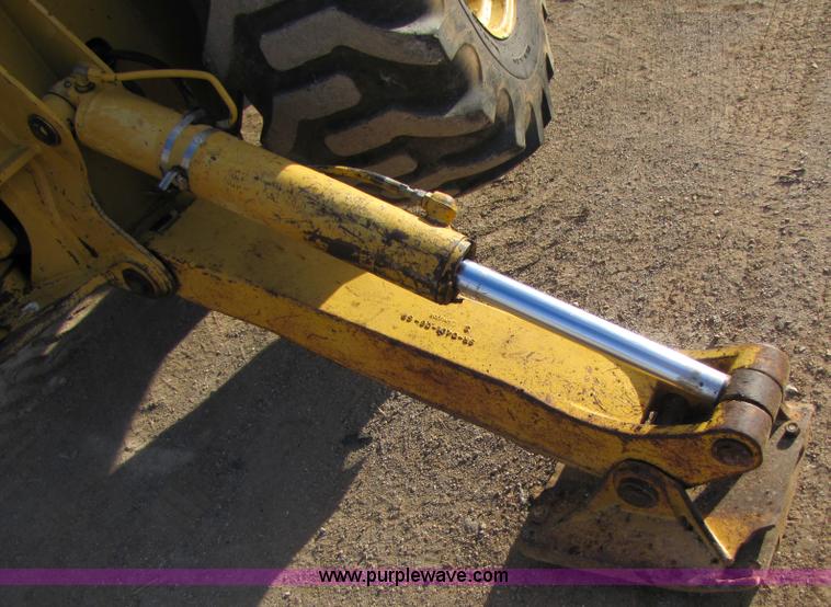 image for item B2069 1995 Caterpillar 426B 4x4 loader backhoe