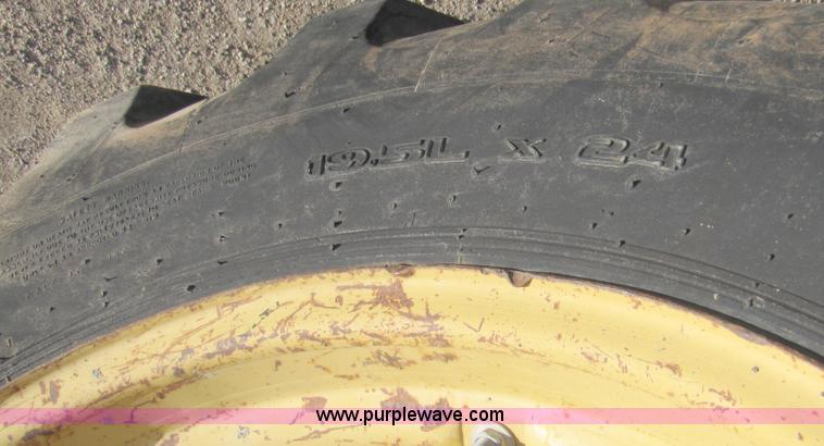 image for item B2069 1995 Caterpillar 426B 4x4 loader backhoe