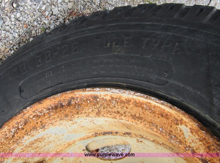 image for item B2070 1995 Marco 30in x 80' portable stacking conveyor