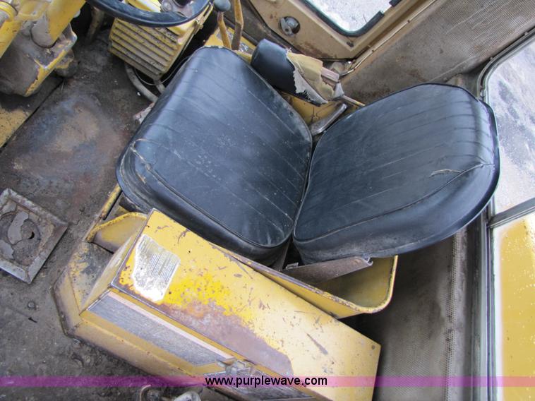 image for item B2072 1979 Caterpillar 966C wheel loader