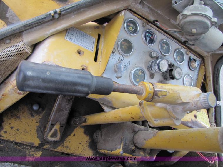 image for item B2072 1979 Caterpillar 966C wheel loader