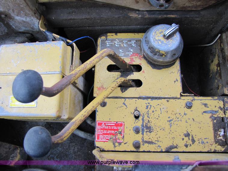 image for item B2072 1979 Caterpillar 966C wheel loader