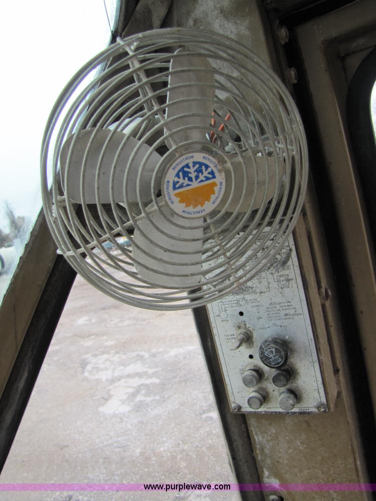 image for item B2072 1979 Caterpillar 966C wheel loader