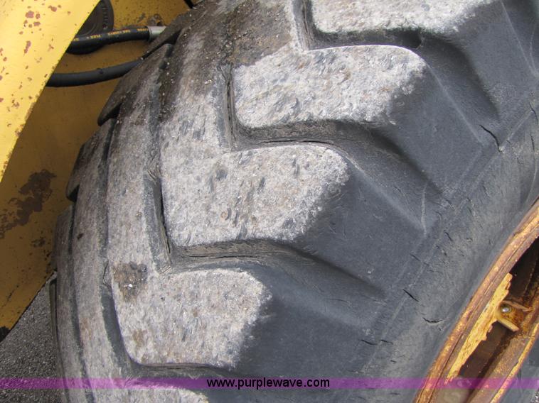 image for item B2072 1979 Caterpillar 966C wheel loader