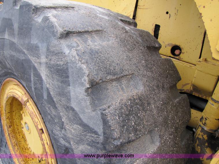 image for item B2072 1979 Caterpillar 966C wheel loader