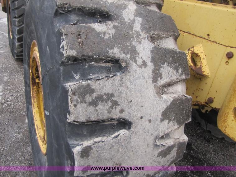 image for item B2072 1979 Caterpillar 966C wheel loader