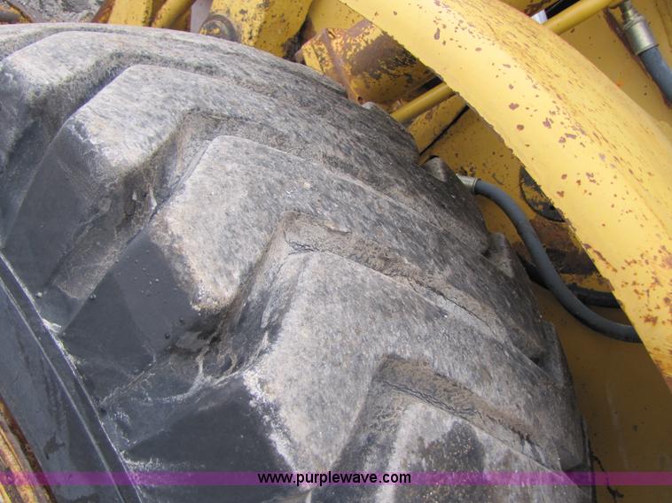image for item B2072 1979 Caterpillar 966C wheel loader