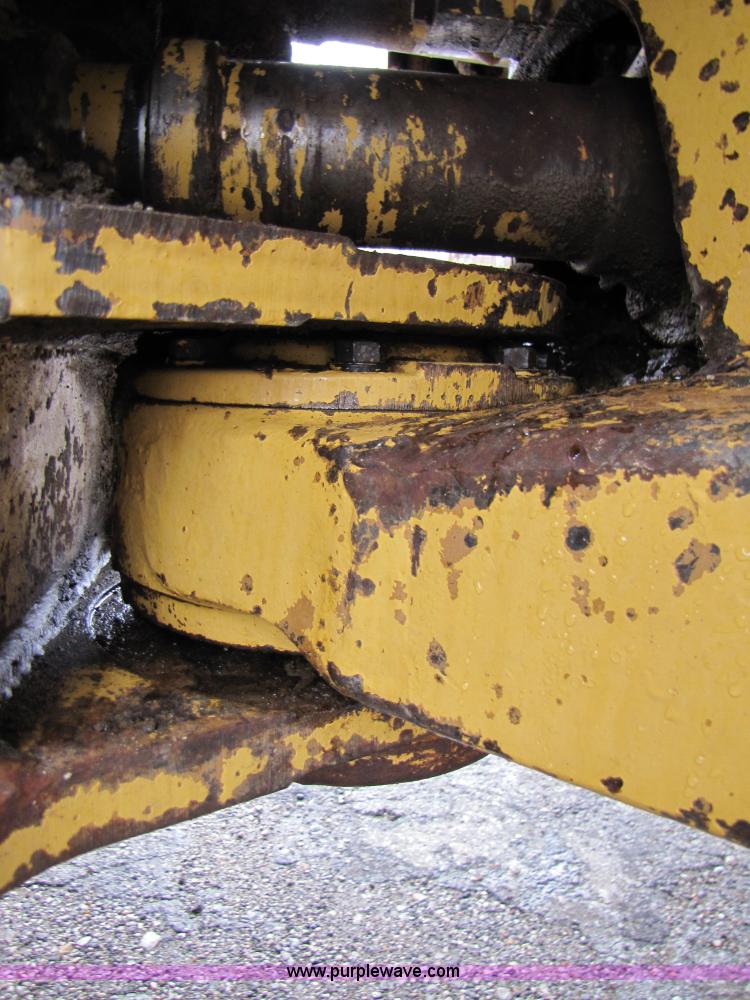 image for item B2072 1979 Caterpillar 966C wheel loader