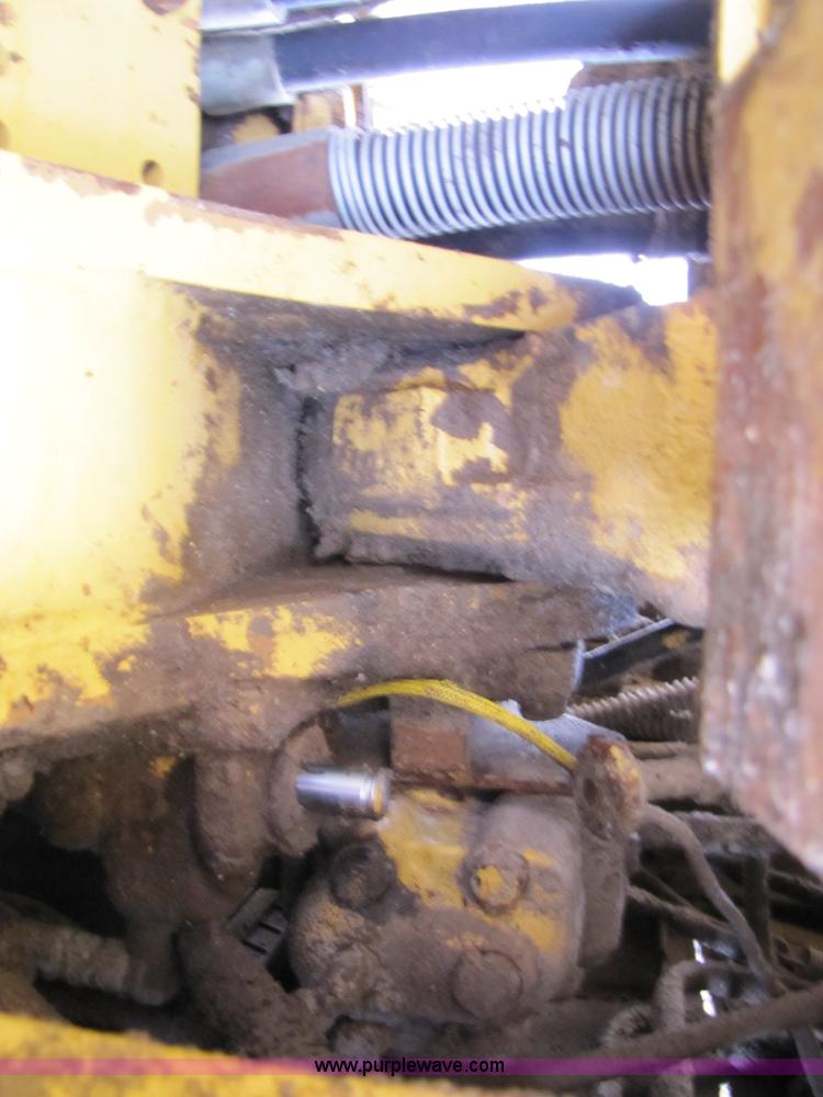 image for item B2072 1979 Caterpillar 966C wheel loader