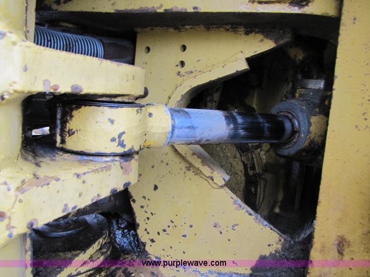 image for item B2072 1979 Caterpillar 966C wheel loader