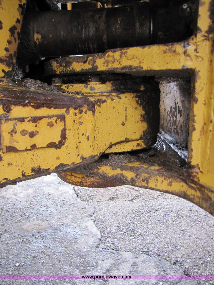 image for item B2072 1979 Caterpillar 966C wheel loader