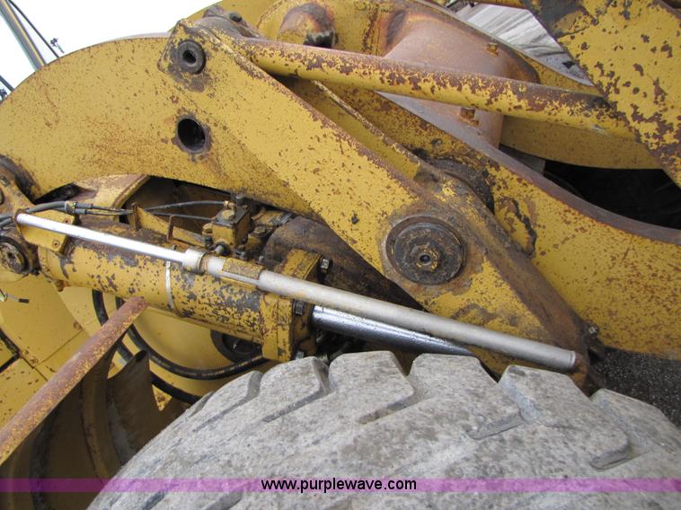 image for item B2072 1979 Caterpillar 966C wheel loader