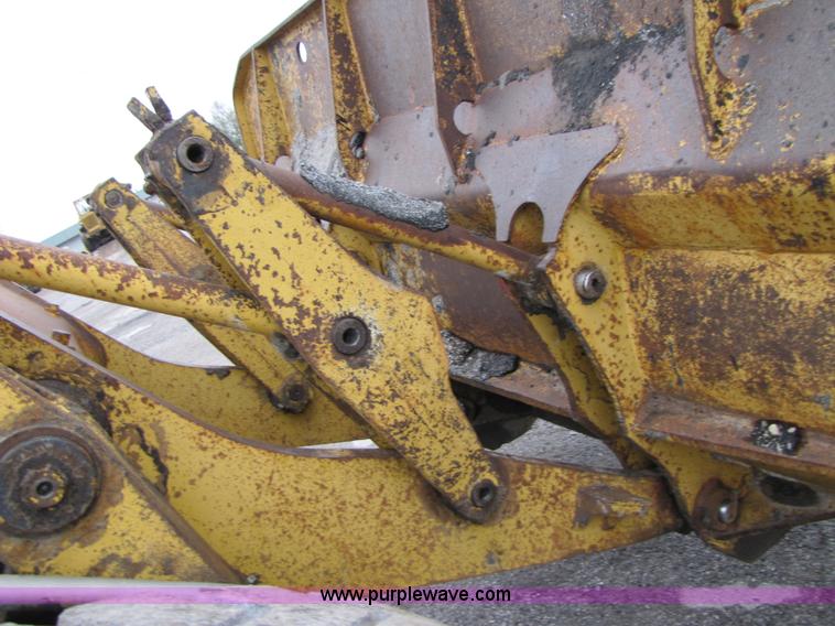 image for item B2072 1979 Caterpillar 966C wheel loader