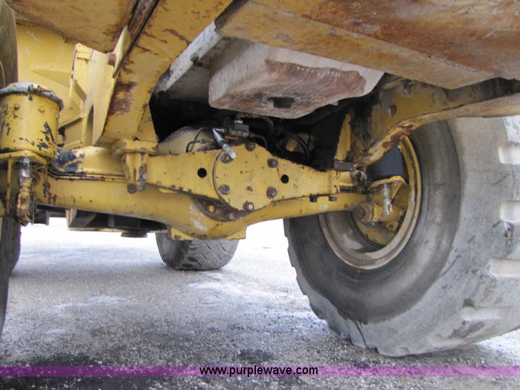 image for item B2072 1979 Caterpillar 966C wheel loader