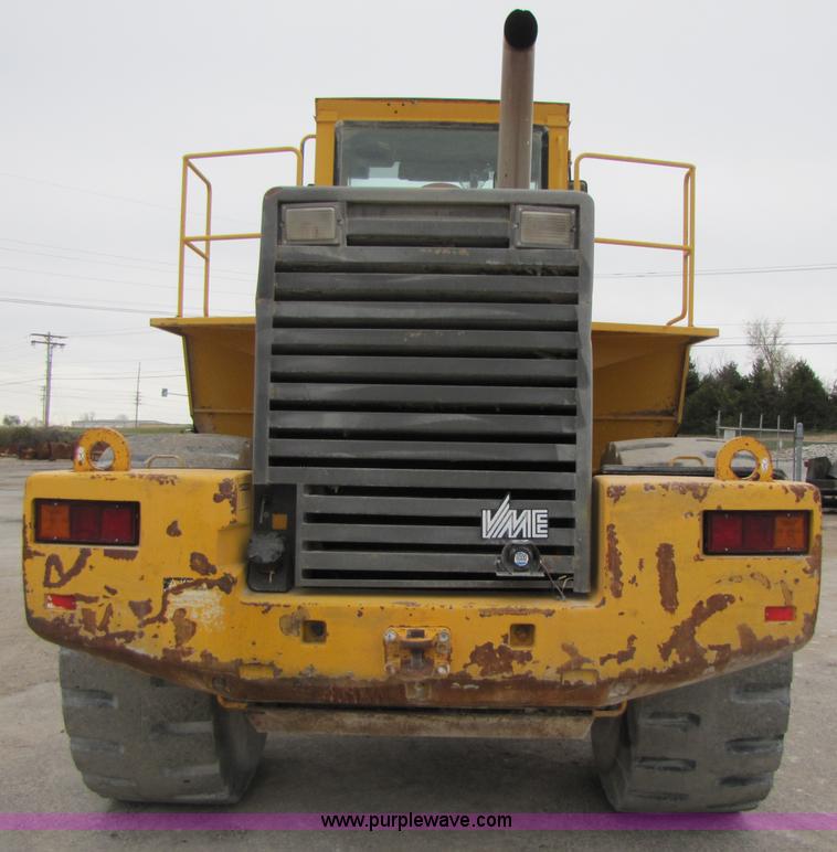 image for item B2073 1994 Volvo L150 wheel loader
