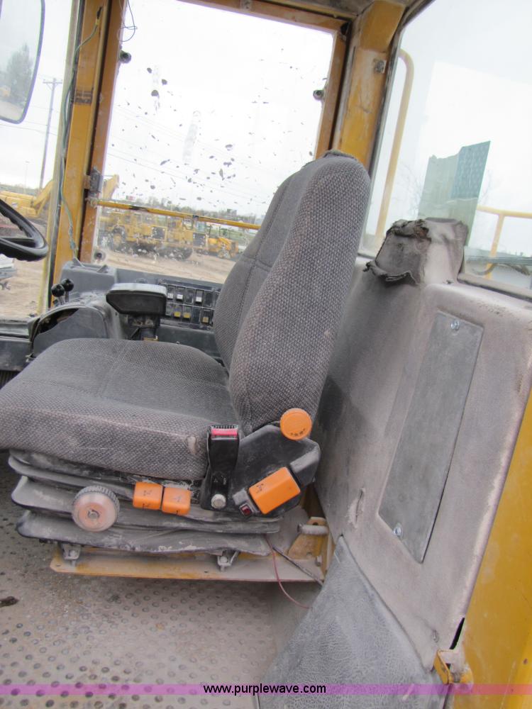 image for item B2073 1994 Volvo L150 wheel loader