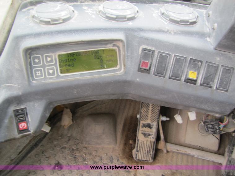 image for item B2073 1994 Volvo L150 wheel loader