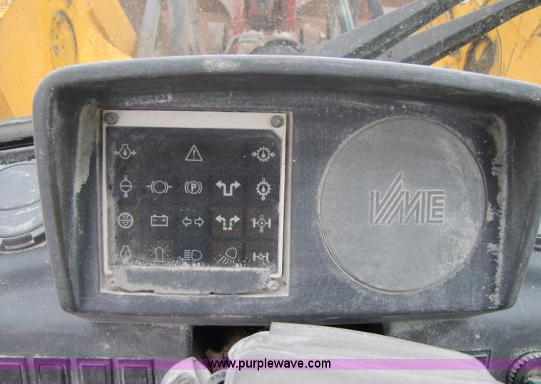 image for item B2073 1994 Volvo L150 wheel loader