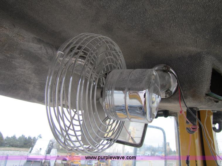 image for item B2073 1994 Volvo L150 wheel loader