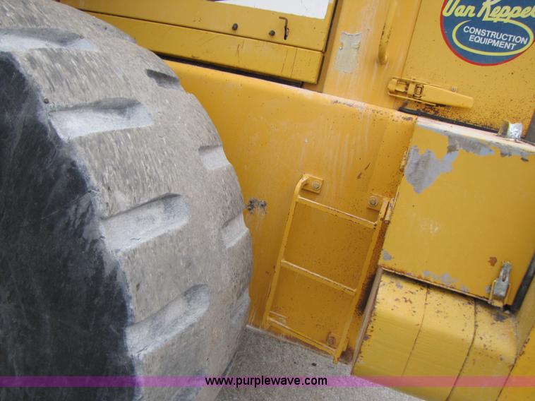 image for item B2073 1994 Volvo L150 wheel loader